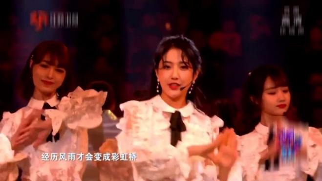 [图]SNH48献上精彩舞蹈，这么多美女一起跳舞，真是大饱眼福