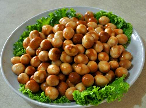 鹌鹑蛋的一种比较有创意的做法"烟熏鹌鹑蛋"