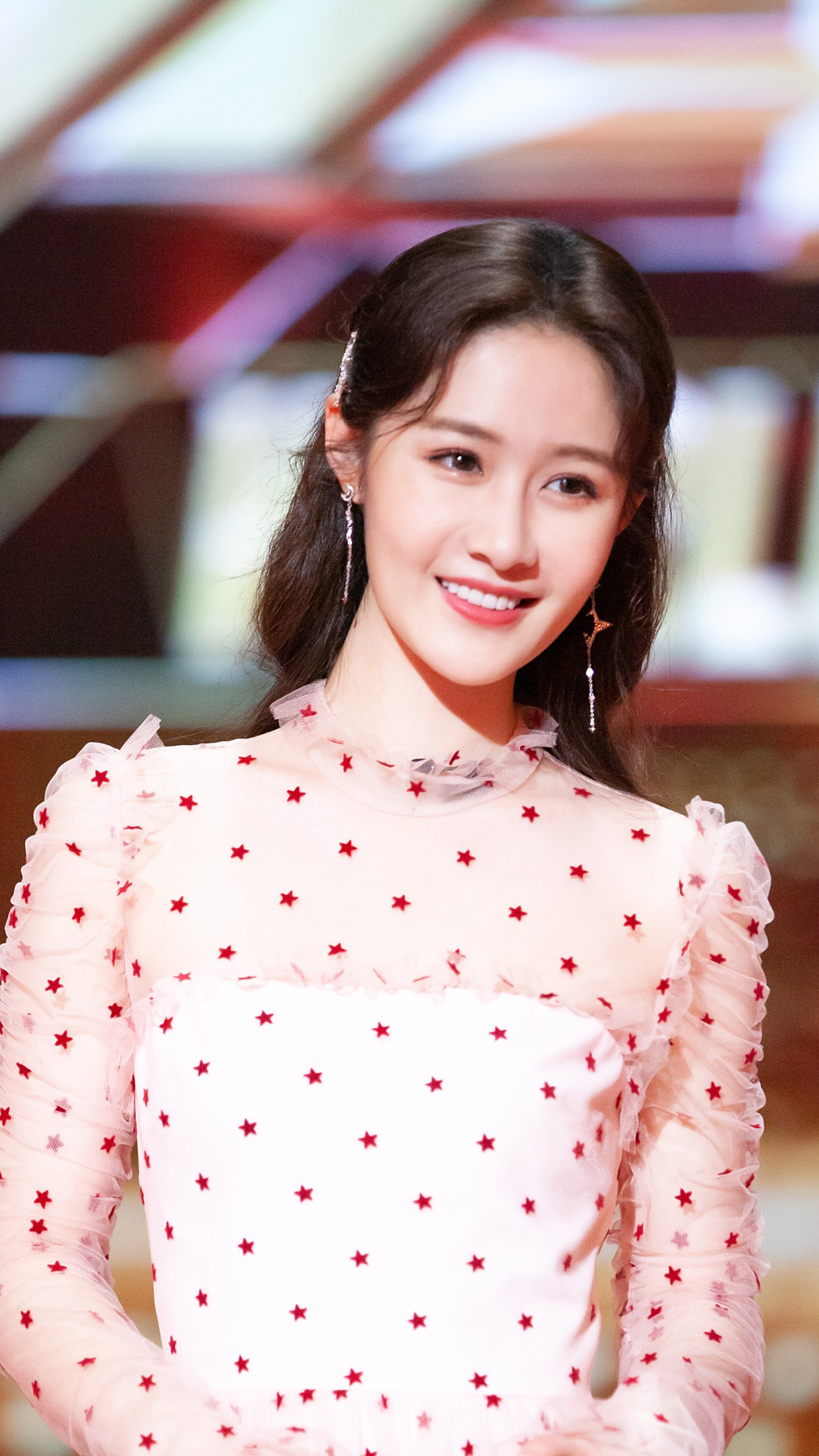 芒果台主持人梁田,感受一下到底有多美啊?