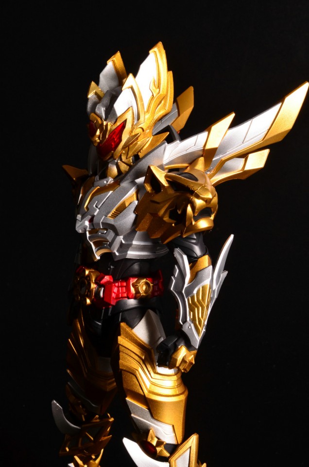 铠甲勇士中这四个细节很少有人留意到,修罗铠甲要充电?