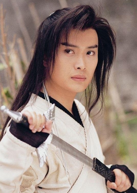 他是古装王子,二婚娶小12岁娇妻,如今儿女双全,三拒琼瑶成遗憾