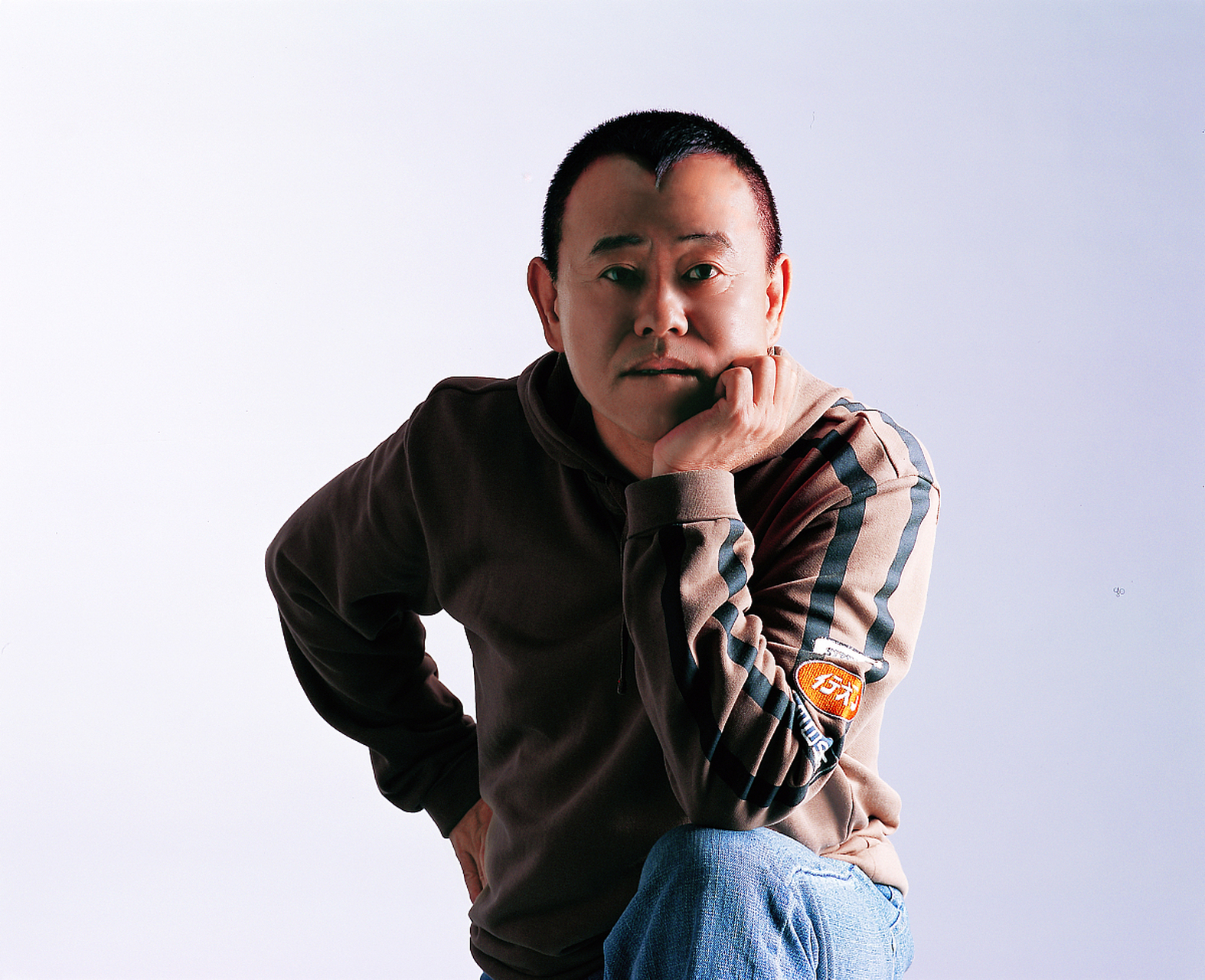 2012年,身价10亿的石磊娶了潘长江的女儿潘阳,刚谈恋爱时,石磊就送了