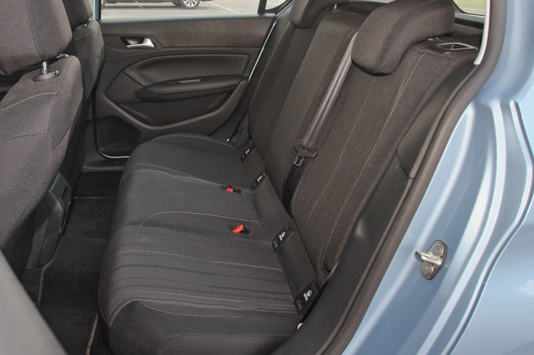 东风标致-标致308s,外形耐看,整体大气,辨识度极高