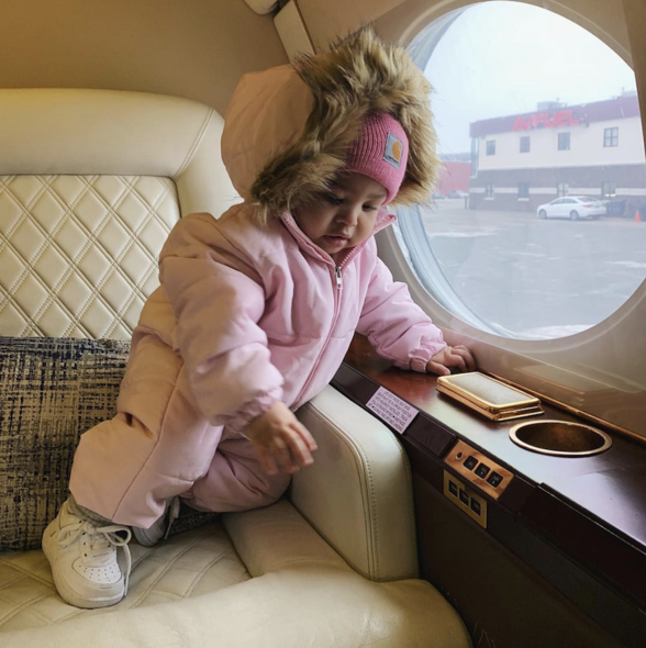 一岁已有特制兰博基尼!全球最年轻亿万富豪6招宠爱女儿stormi