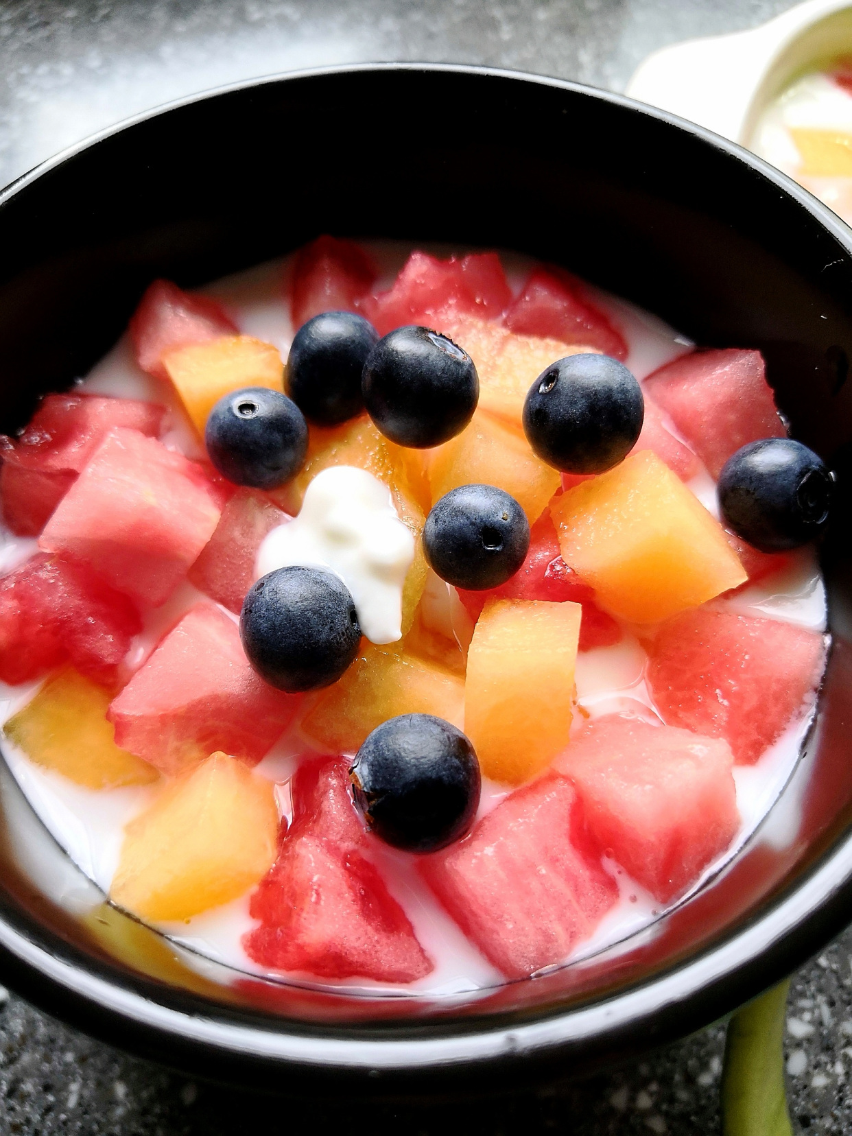 蓝莓瓜瓜乐酸奶水果捞 西哈蜜语水果色拉