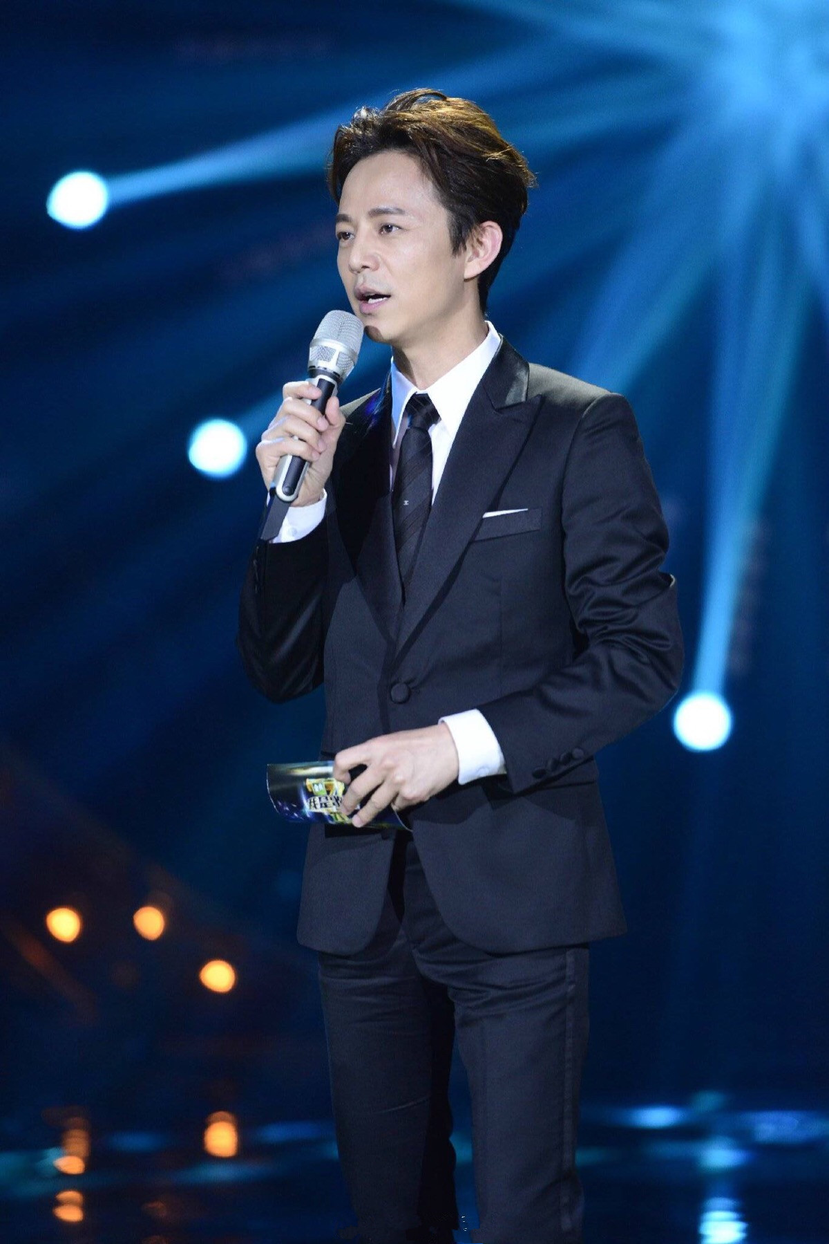 《演员的品格》周冬雨受质疑?没有王菲,何炅掌控得住吗?