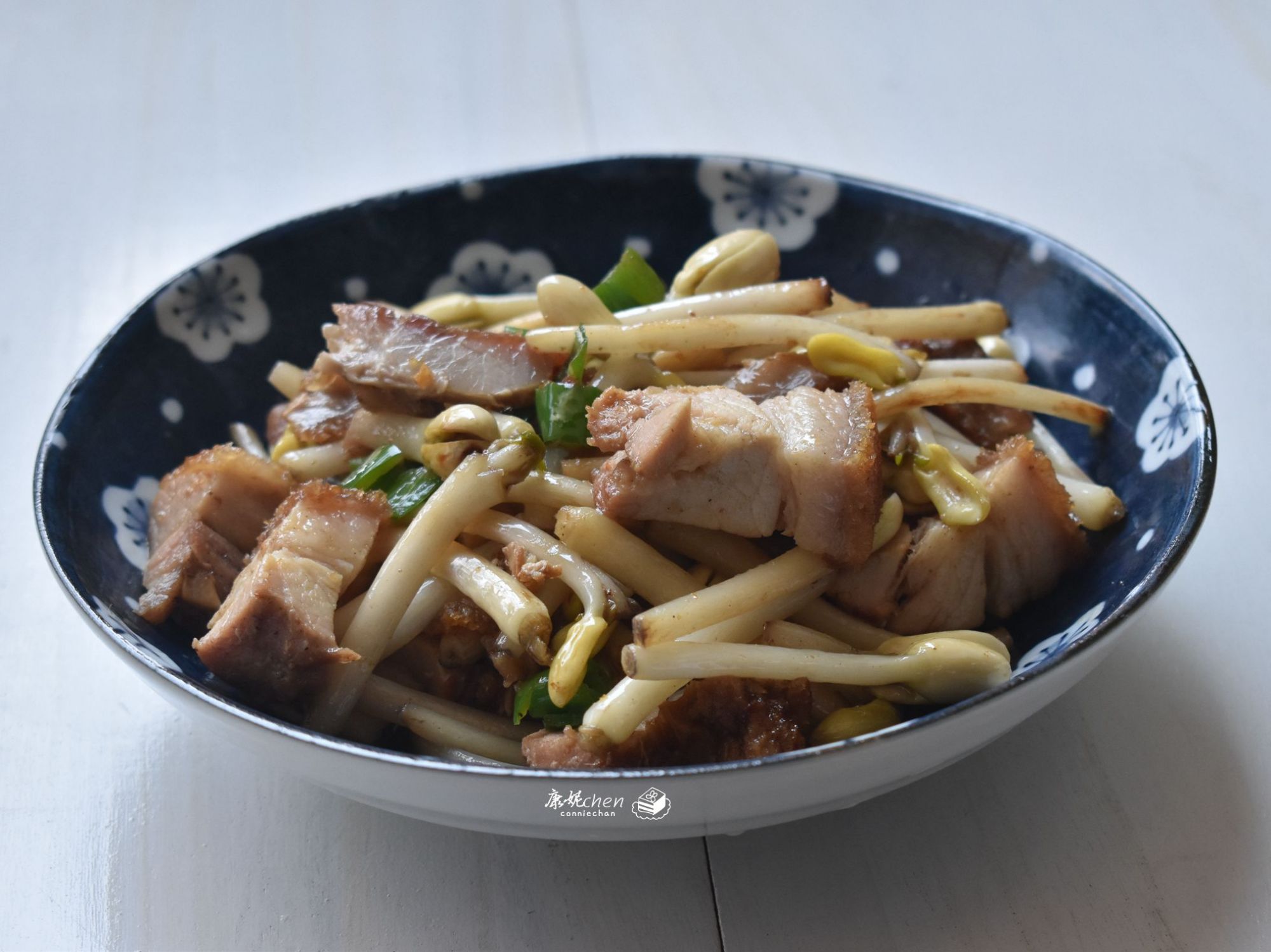 年夜饭花生芽和它是绝配,寓意好又美味,简单炒一炒鲜香脆嫩