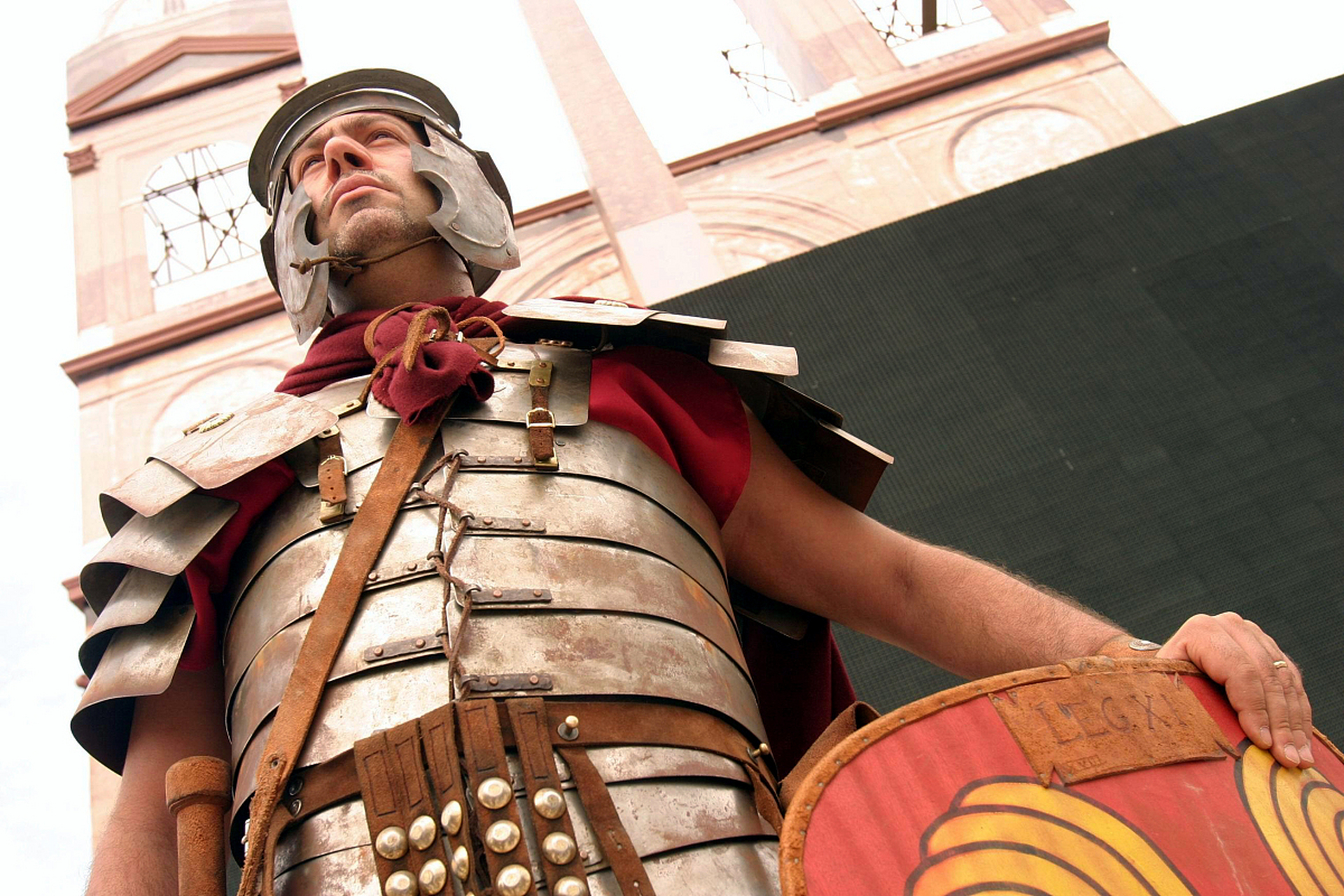 凯撒大帝(julius caesar)是古罗马历史上著名的政治家,将军和历史学家