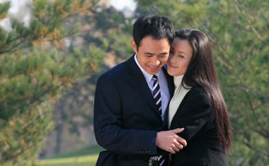 他是《错爱一生》中的马奔,本性善良感情复杂,今低调生活很幸福