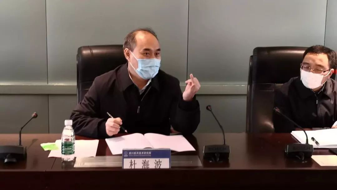 龙泉驿区区长杜海波一行来院检查疫情防控工作