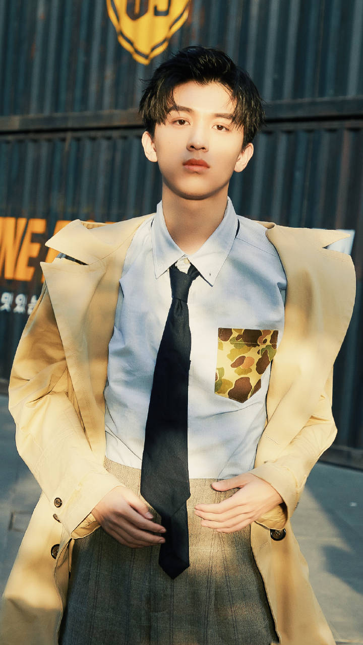 在《悲伤逆流成河》这部电影中,赵英博饰演齐铭,一个对易遥非常照顾的