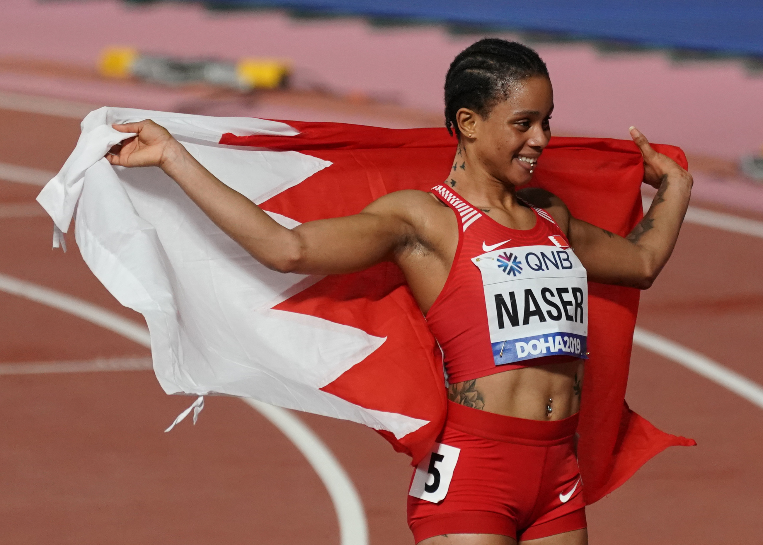 田径——女子400米:巴林选手纳赛尔夺冠