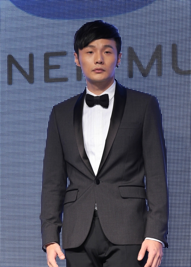 李荣浩出席某活动被拍,网友:他变化实在有点大!变帅了!