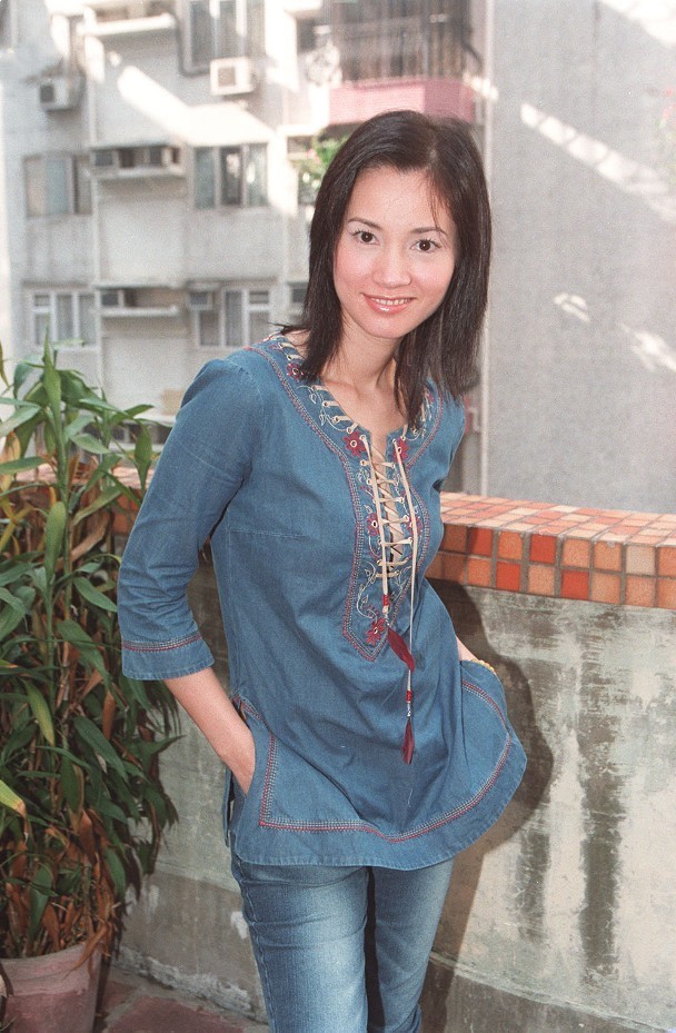 "风月片"女星郑艳丽近况曝光,47岁仍靓丽,曾陷危机做清洁工