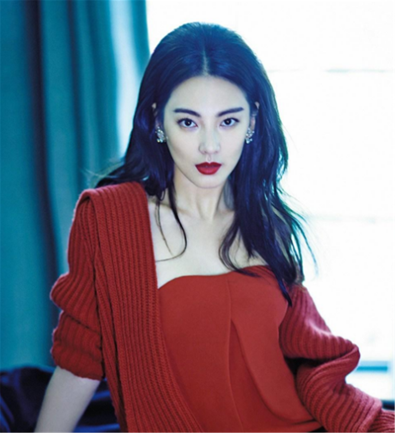 警方已证实:张雨绮拿刀与丈夫打架,二婚再次闹掰?后背有刀伤!