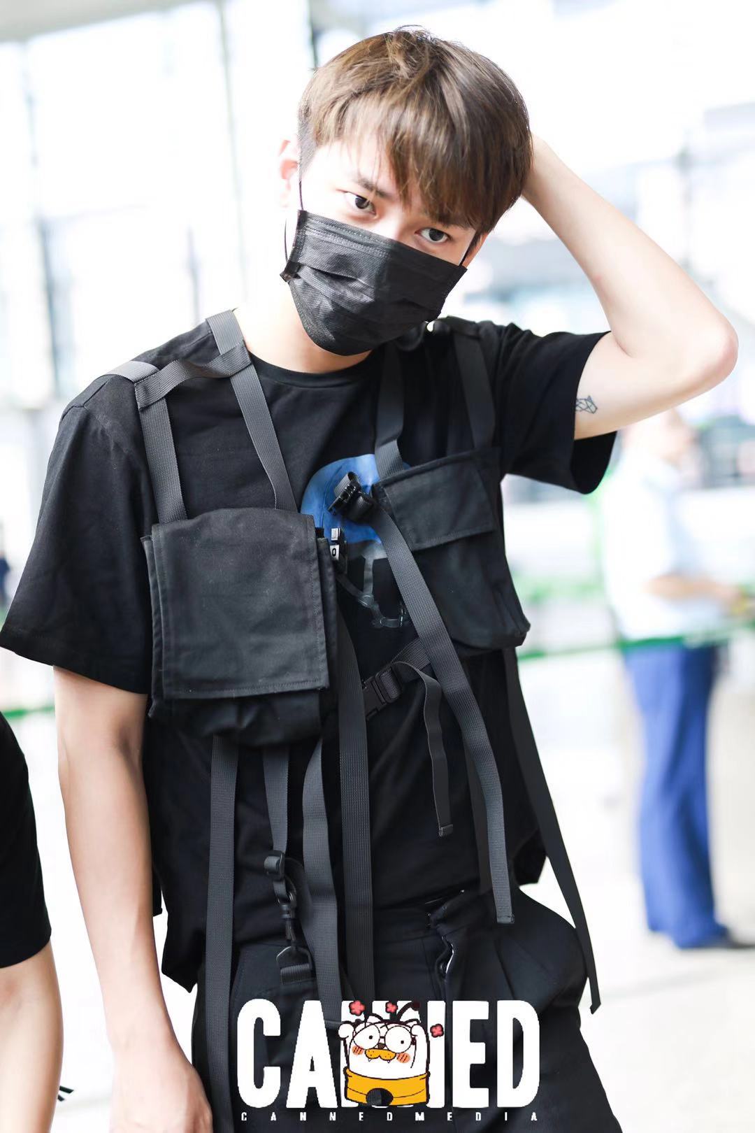 机场街拍:今天的熊梓淇超酷的!