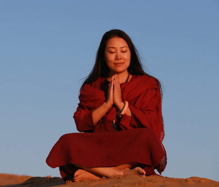 石佳灵(原名石婷),1983年7月8日出生于湖南永州,毕业于中国人民解放军