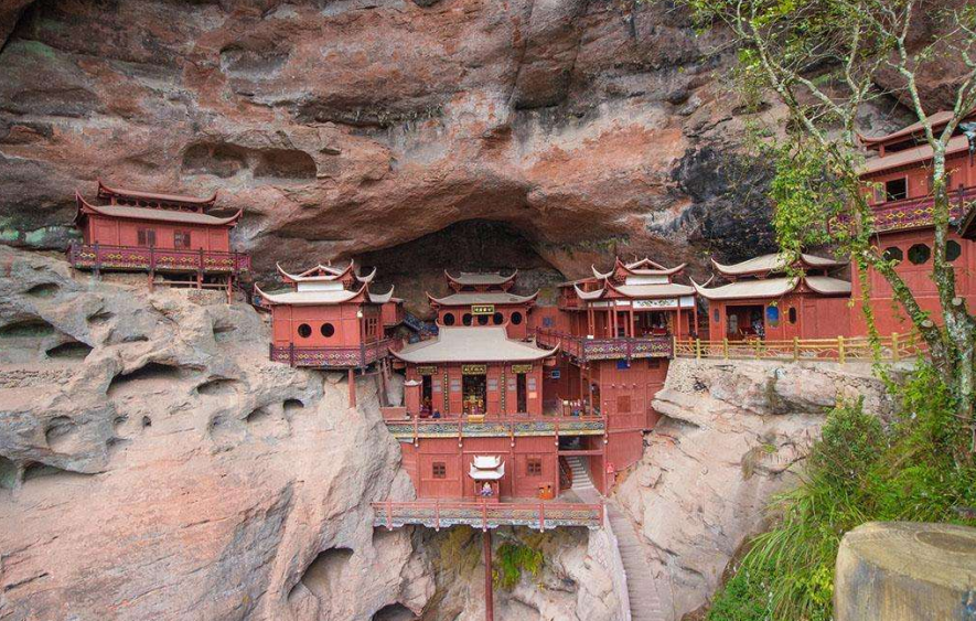 福建千年悬空寺仅由一根木柱支撑,无一根铁钉,专家至今也建不出