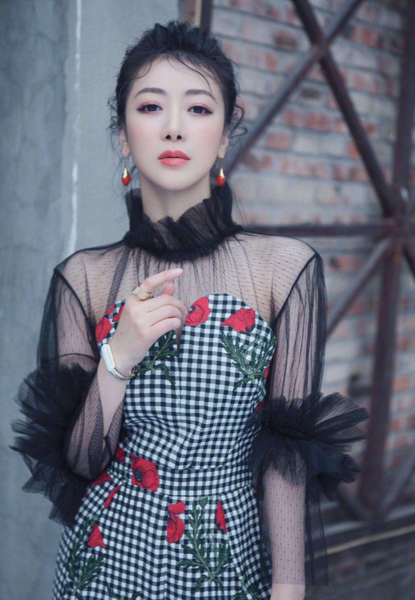 一直以来就倍喜欢陈紫函,很有公主范,主要是好看!