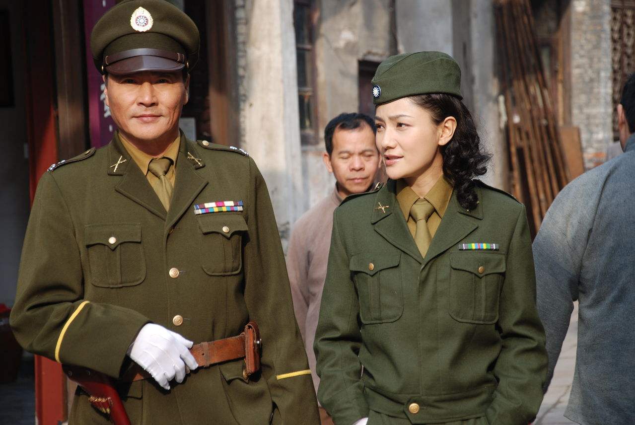 影视剧中国民党军官都戴白手套,有什么作用吗?原来有很大的讲究