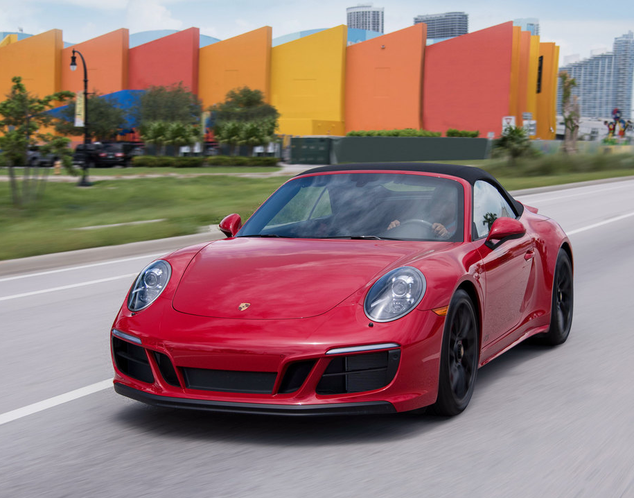 保时捷911carrera gts cabriolet这款车的座椅颜色很深比较耐脏