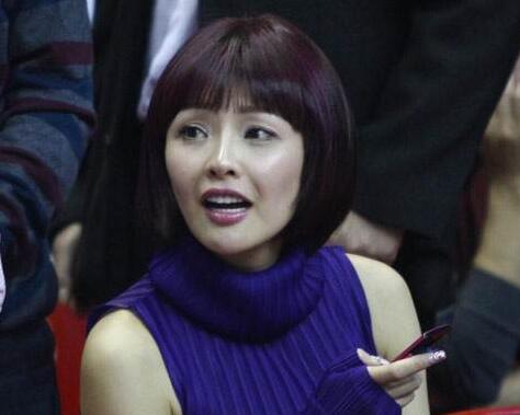 被称cba最美老板娘,年近四旬风韵犹存,颜值身材不输年轻姑娘