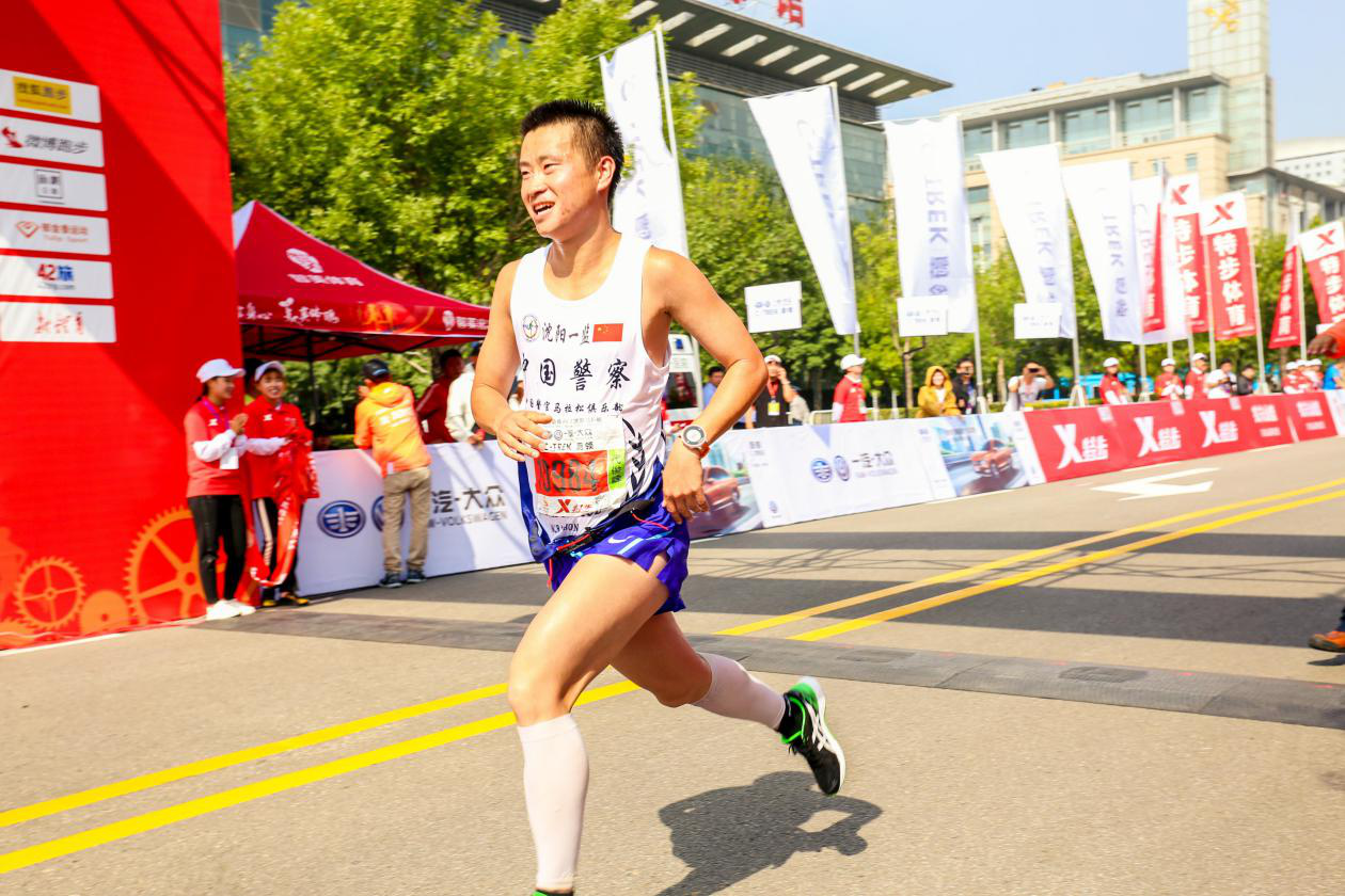 全中国马拉松跑最快的警察，rudy跑者——代俊峰