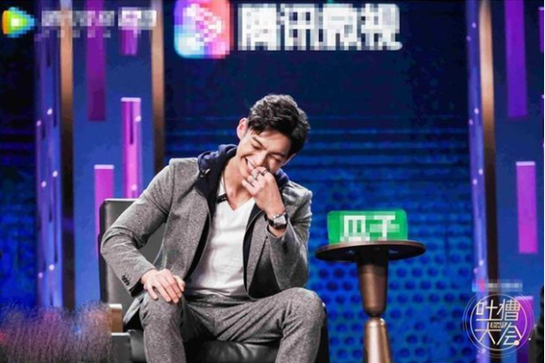 吐槽大会:辰亦儒穿女装竞选"校园美少女",竟获得前10名成绩!