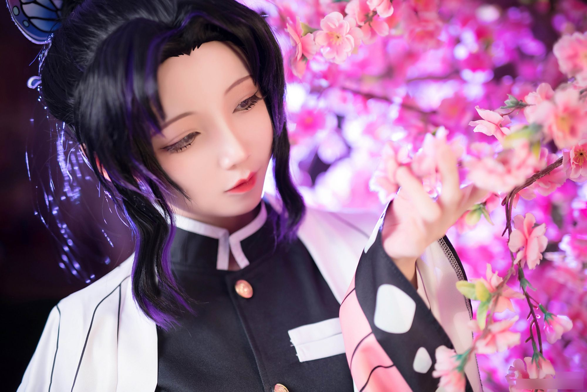 国人coser扮演的《鬼灭之刃》角色蝴蝶忍!还原度相当不错!