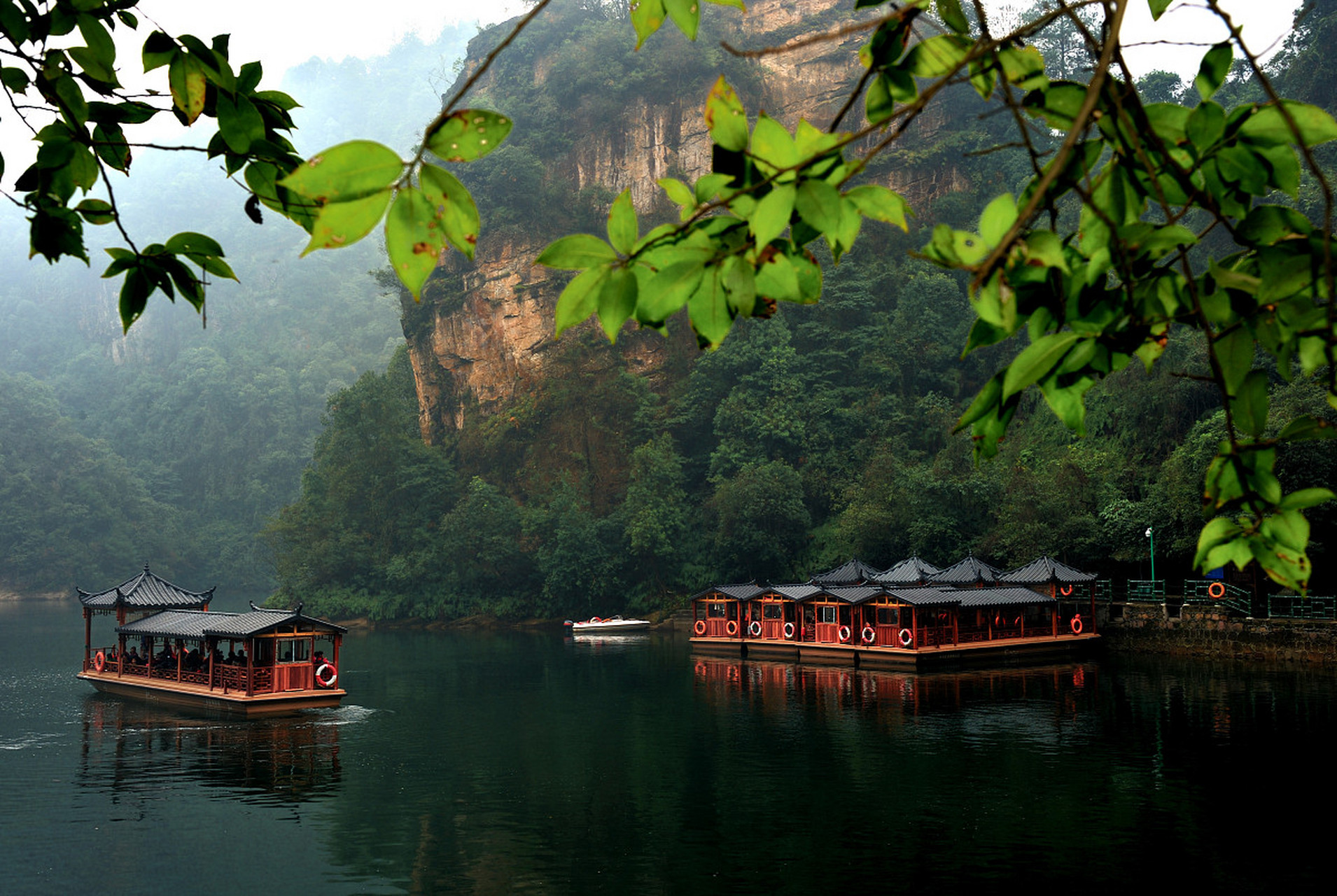 香桥岩溶国家地质公园:位于柳州市鹿寨县中渡镇大兆村,是一个以岩溶