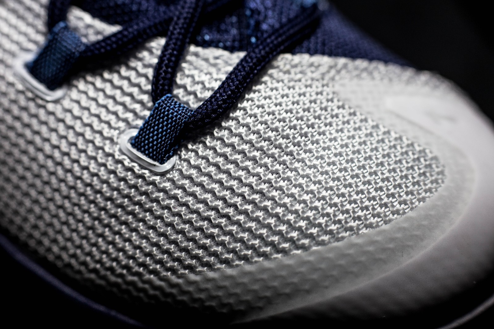 篮球史上三金第一人专属之melo 12开箱图赏