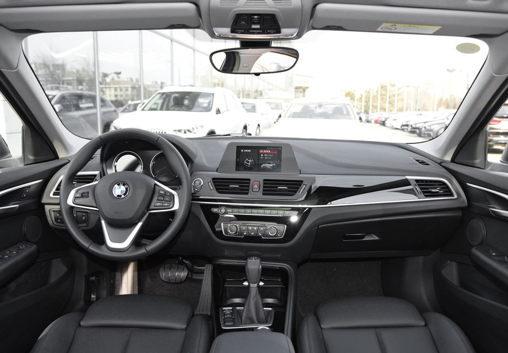 宝马1系2018款 改款 118i 运动型,新颖的外观,颇具未来的感觉