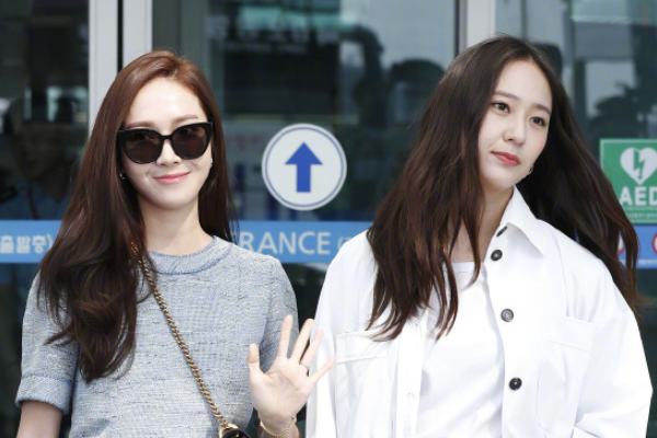 郑秀晶郑秀妍时隔五年再合体,现身真人综艺节目,秀晶现双下巴