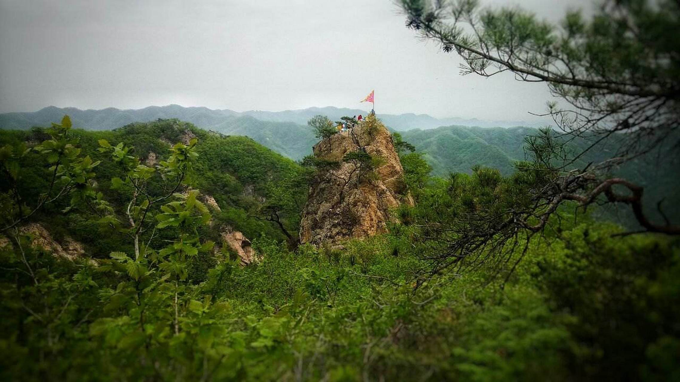 岫岩药山图片