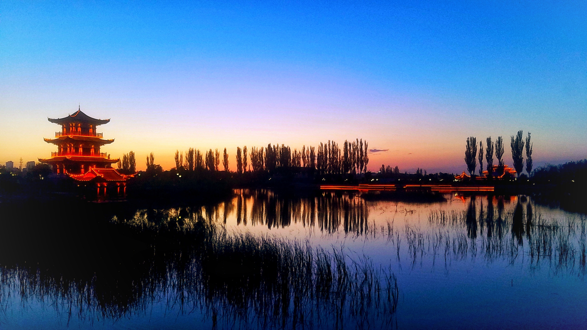 酒泉又添新景,春暖花开,这里风景秀丽,是周末休闲度假的好去处