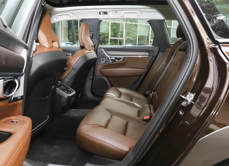 沃尔沃(进口)-沃尔沃v90,外形设计大方,具有超高的运动范