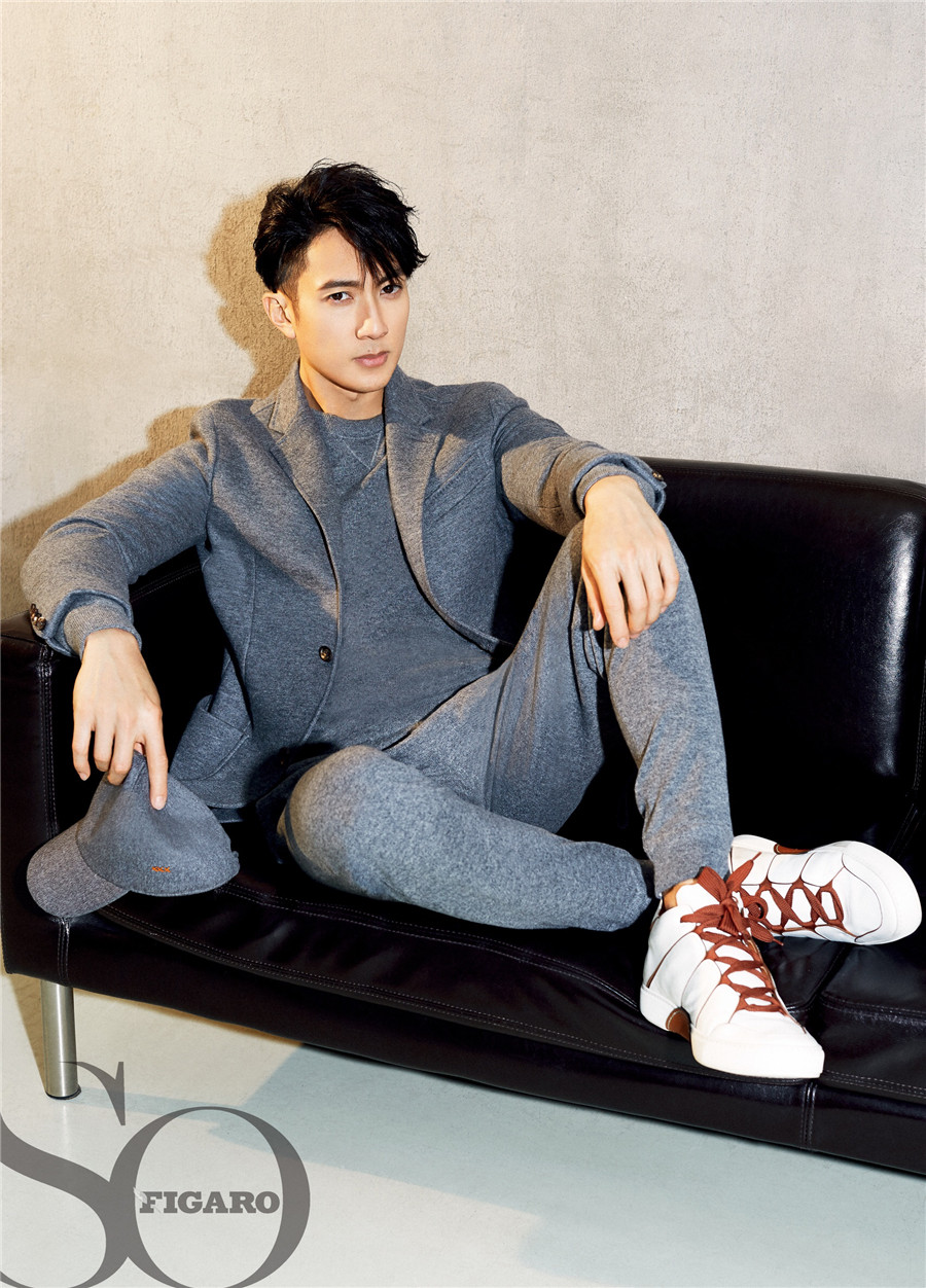 吴尊:72岁父亲是"冻龄男神",想不到一家人的颜值都惊艳!