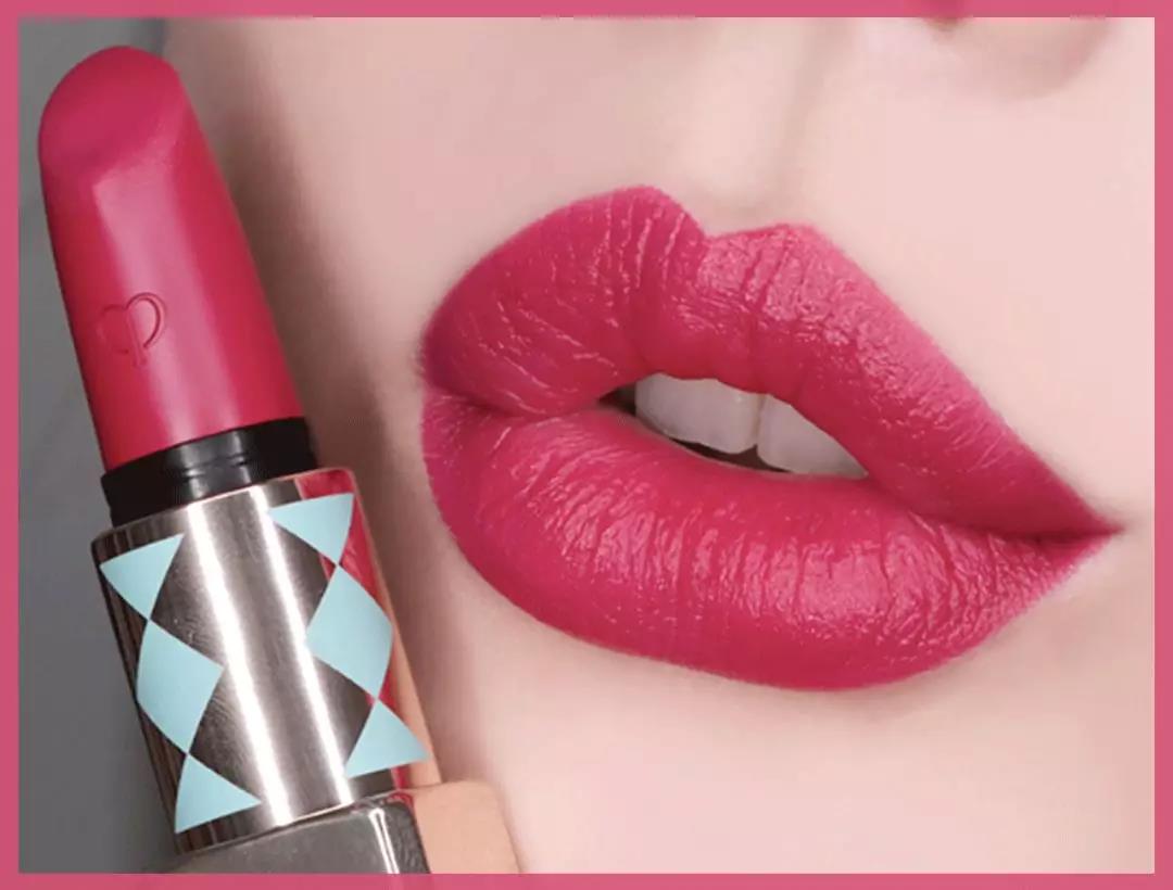 505是一个冷调玫红色, 适合白皮的甜美女孩.