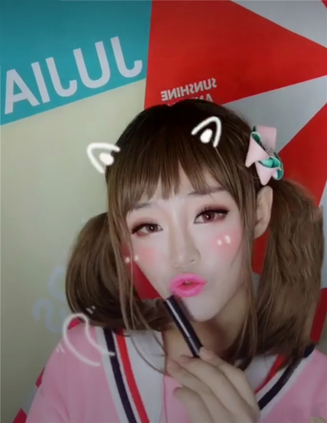 抖音最火的"女装大佬",颠覆了我的三观,网友:开口瞬间失恋!