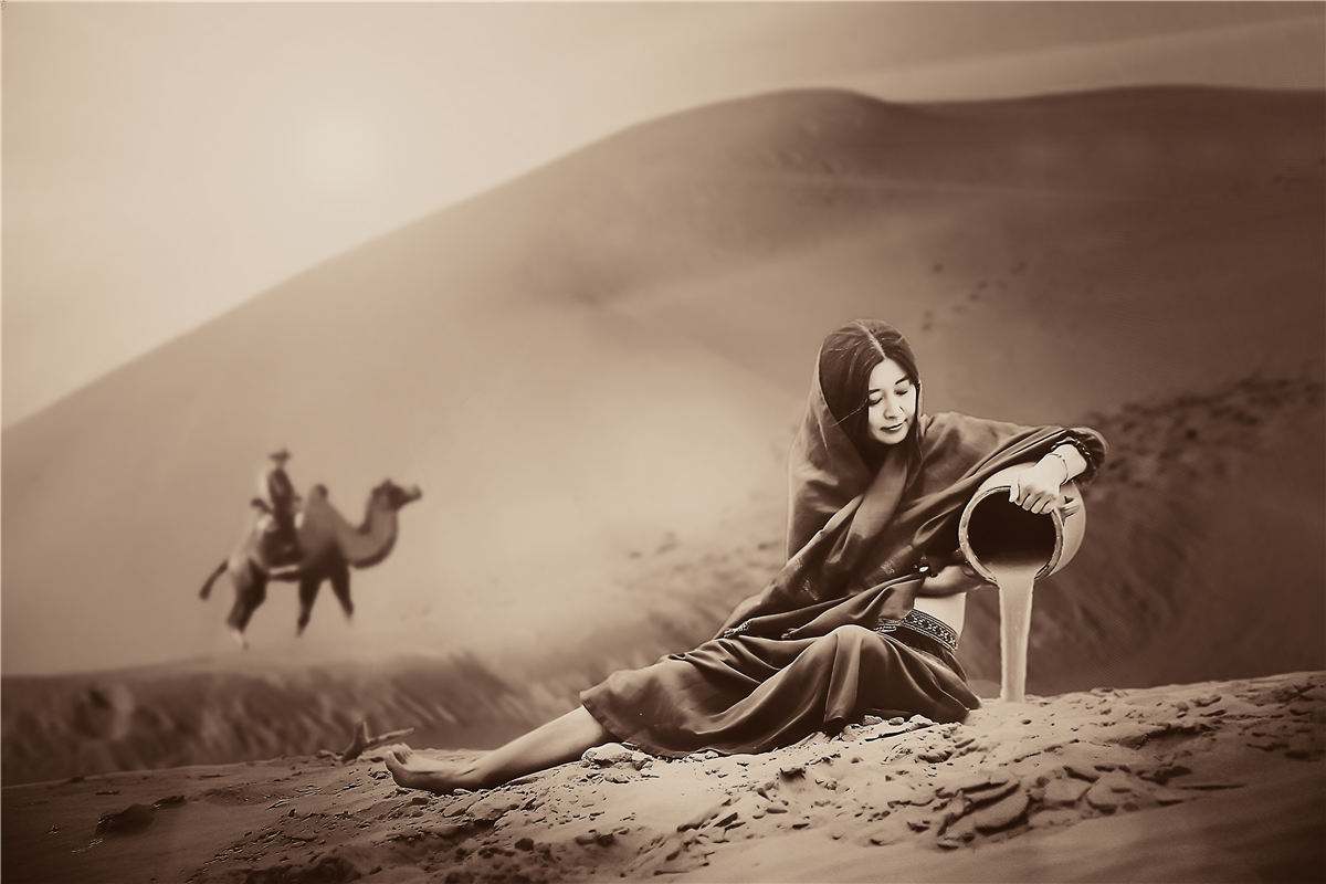 楼兰美女也是华夏后裔,有白种人血统,和今维吾尔没直接血缘关系