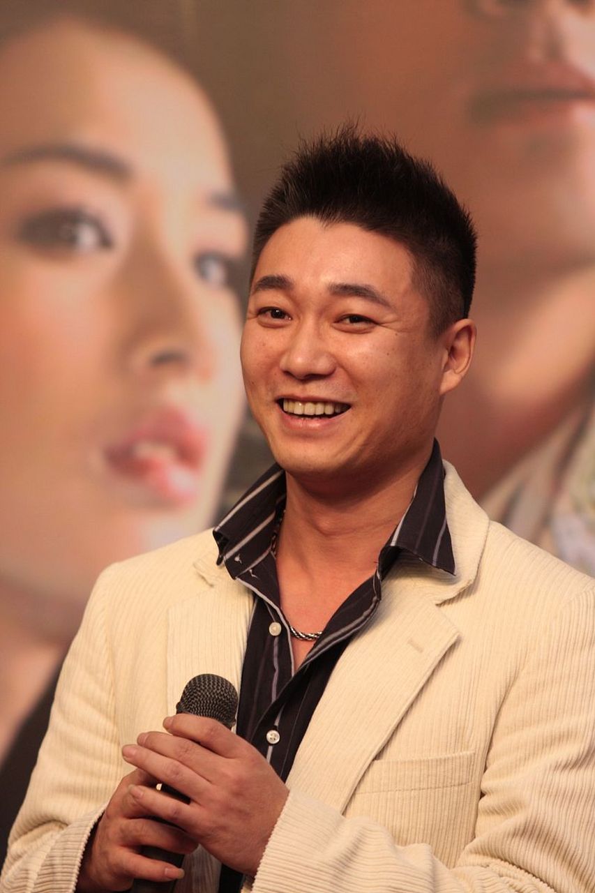 演员赵荀深夜发文感谢民警救其子,原来是因为赵荀工作忙,孩子突然晕厥