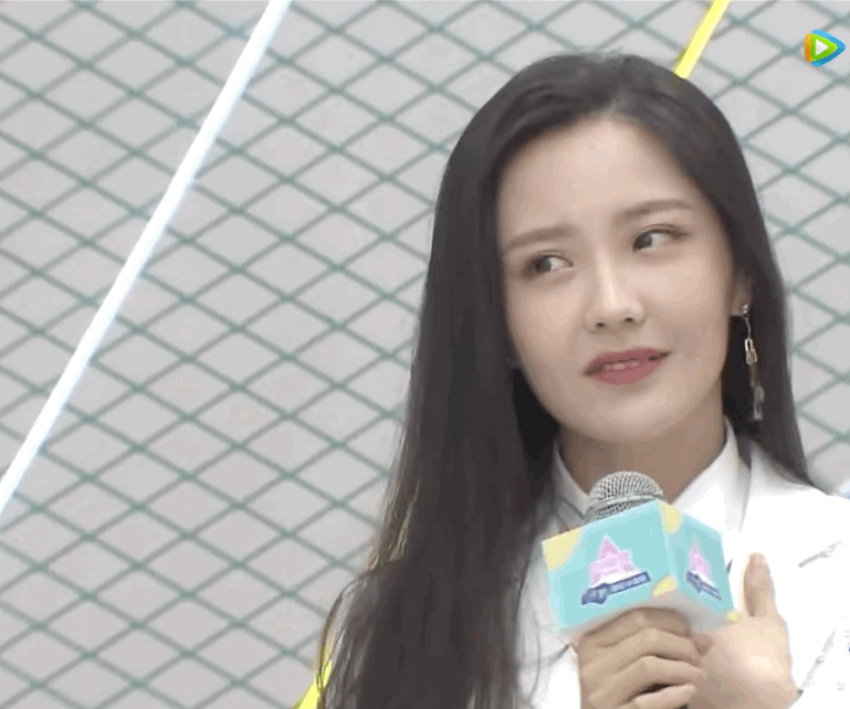 王艺瑾咋长得满脸都是女明星,创3直播她和佟丽娅林允儿撞脸了