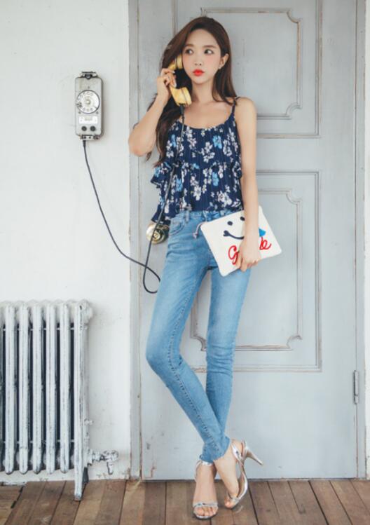 朴洙妍拍摄紧身牛仔裤写真,时尚好姐妹倾情助阵,画面太美妙!