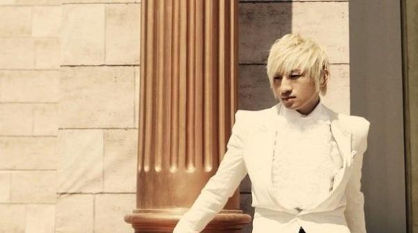 还记得唱《娃娃脸》的后弦吗?如今沦为网红,现状让人唏嘘