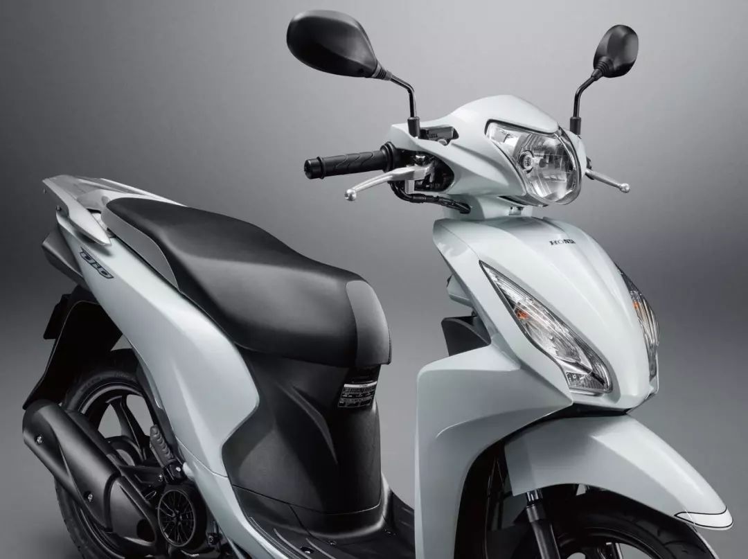 honda 向本土市场发布四款新图案 2019 小踏板