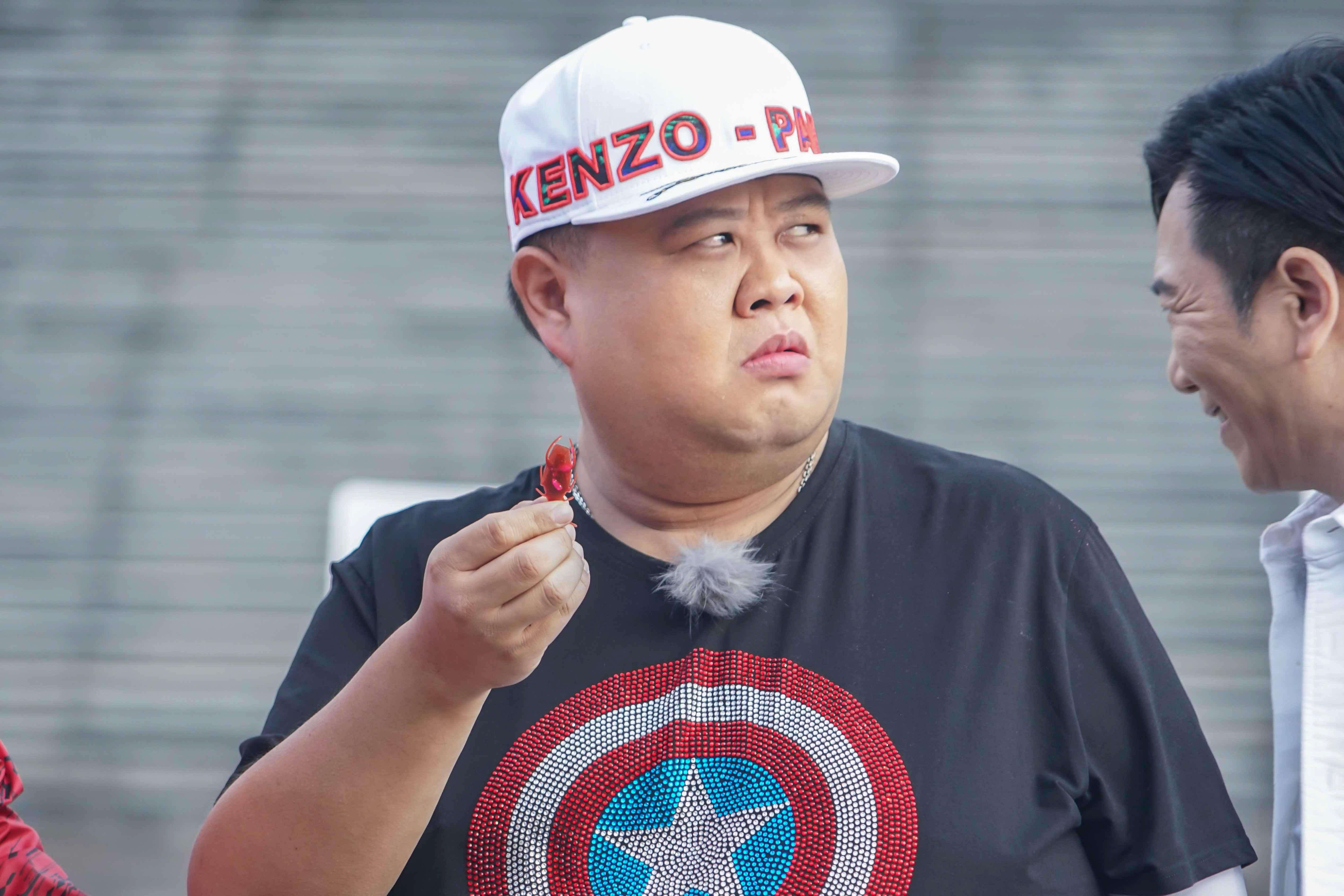 相声都是真的!岳云鹏讲述坐飞机和空姐争吵,原因竟是为了孙越!