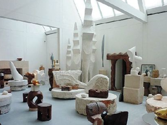 费城艺术博物馆,镇馆之宝,布朗库西的《吻》