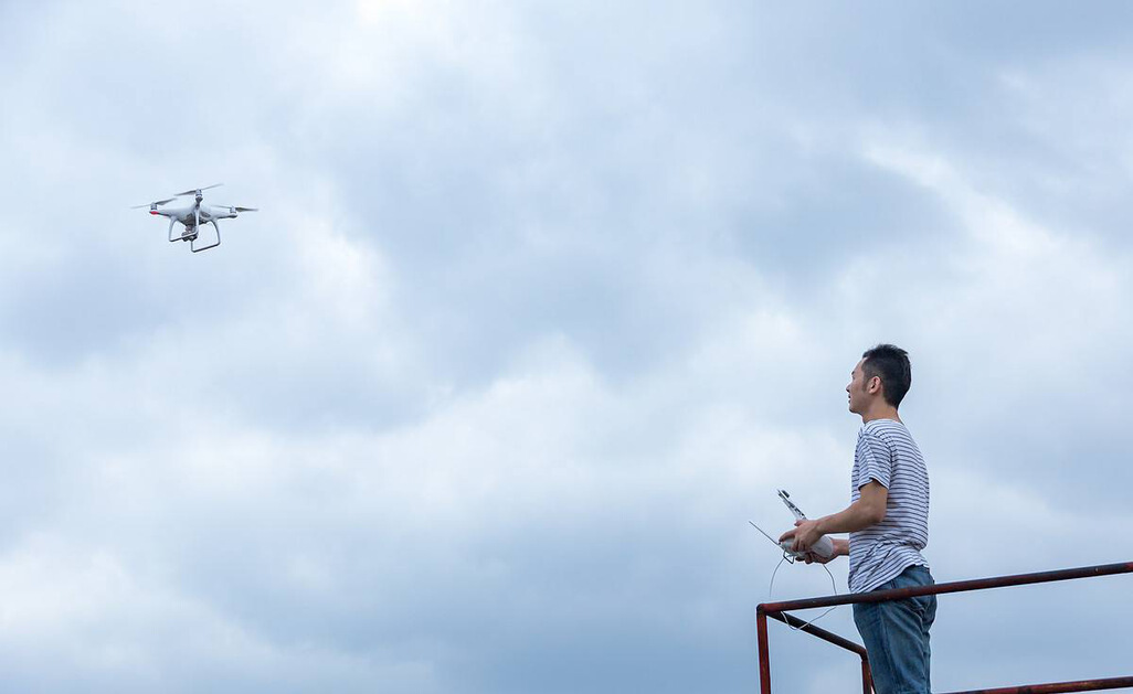 智能无人航拍机,享受操纵快感和飞行乐趣