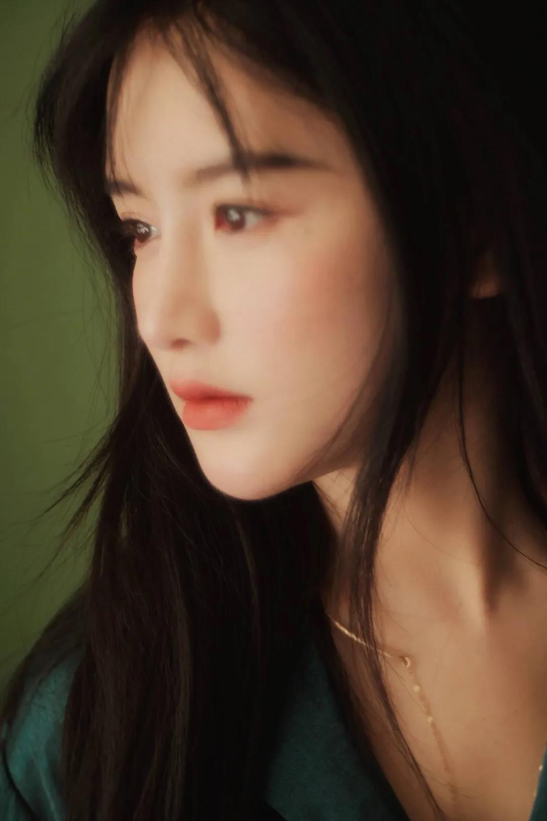 豆瓣女神南笙颜值大改变,鼻子高挺不少,却没有辨识度了