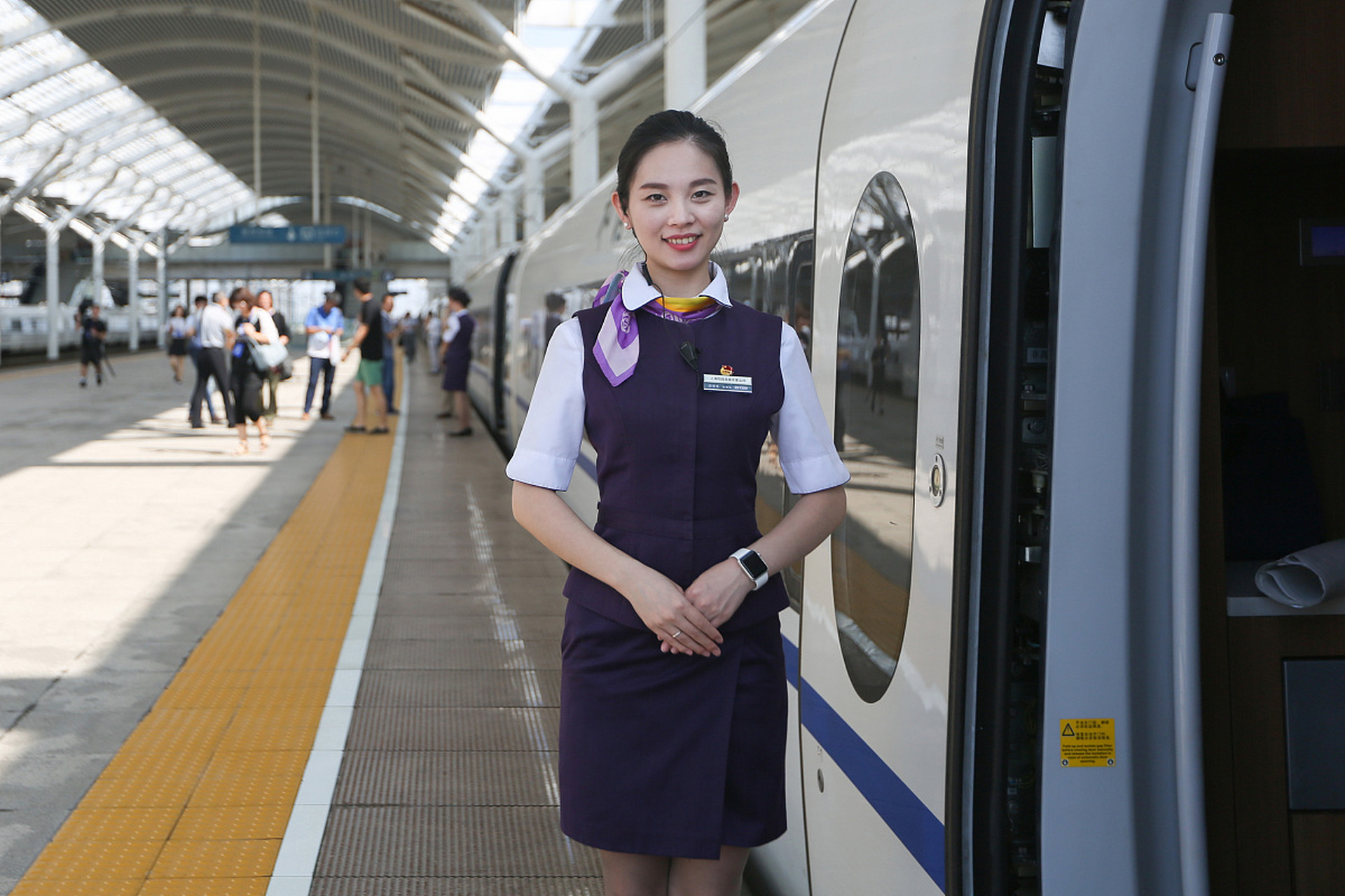 近日,南京铁路公安民警在列车巡逻时,一名女列车员向他报警称,有一名
